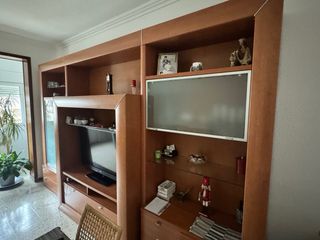 Mueble de comedor madera.