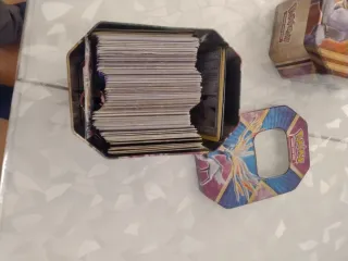 Caja metálica Pokémon