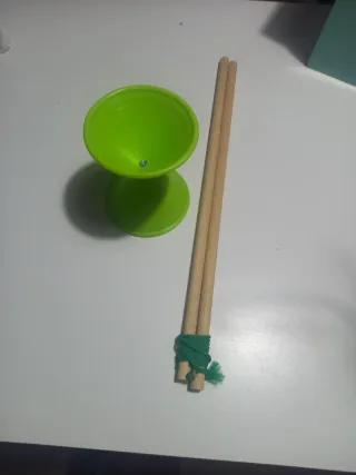Diabolo Verde con Palos