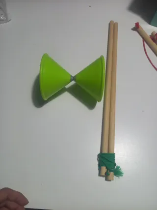 Diabolo Verde con Palos