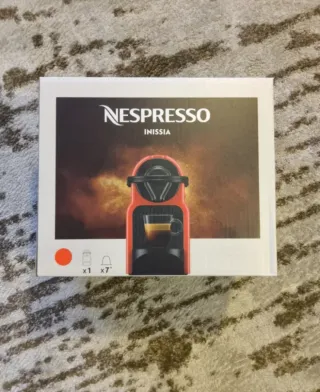 Cafetera Nespresso Inissia Roja