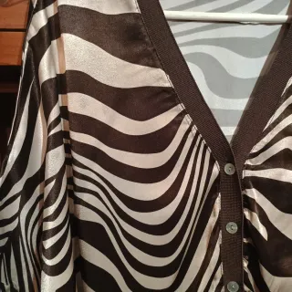 Bomber satinada cebra beige y marrón