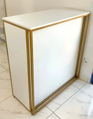 Estantería de Hierro Dorada y Blanca