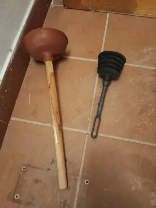 2 Desatascadores (baño/cocina)