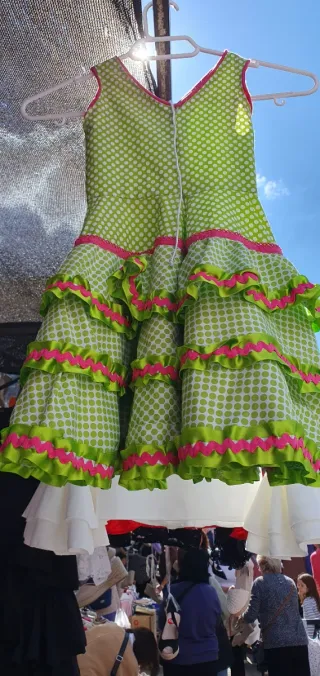 Trajes flamenca niña .desde 15€ hasta 30€
