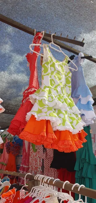 Trajes flamenca niña .desde 15€ hasta 30€