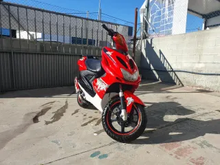 Yamaha Aerox Edición Max Biaggi