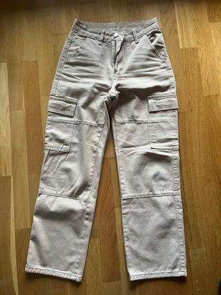Pantalones cargo beige