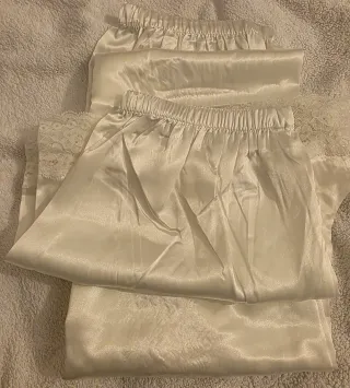 Conjunto Pijama Satén 4 Piezas