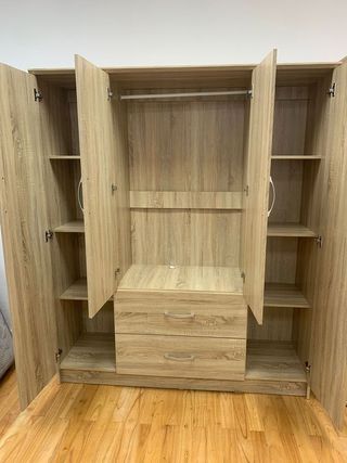Nuevo Armario con 4 Puertas y Espejo