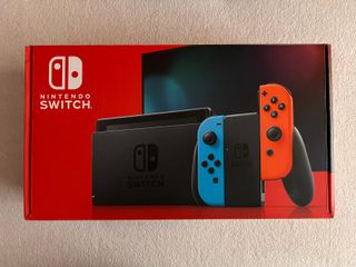 Nintendo Switch + funda y accesorios
