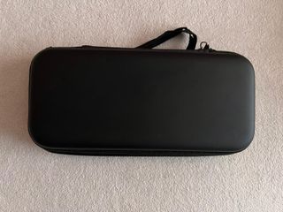 Nintendo Switch + funda y accesorios