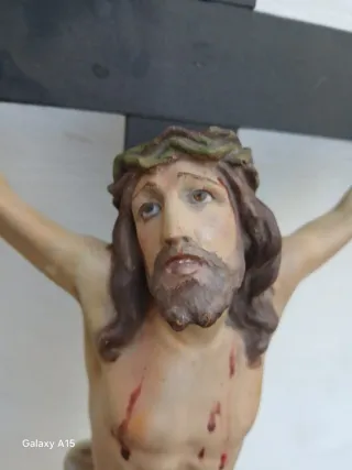 Crucifijo antiguo INRI