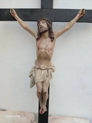 Crucifijo antiguo INRI