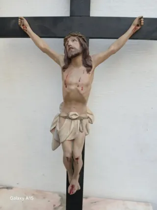 Crucifijo antiguo INRI