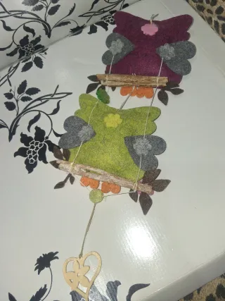 Gufi in feltro decorativi fatti a mano