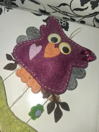 Gufi in feltro decorativi fatti a mano