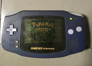 Videoconsola Game Boy advance con juego Pokemon