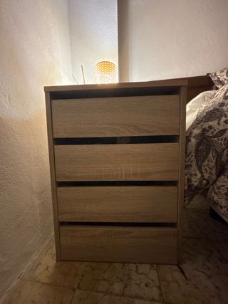 Mesita de noche 4 cajones madera