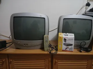 2 televisores Philips + TDT + mando y cables