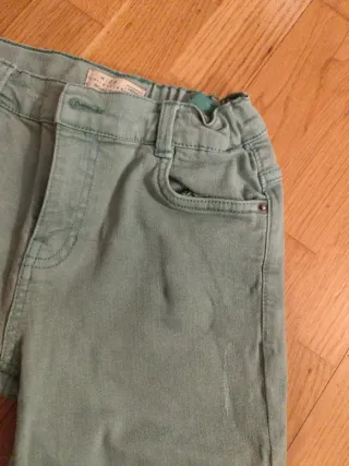 Bermudas niño verde