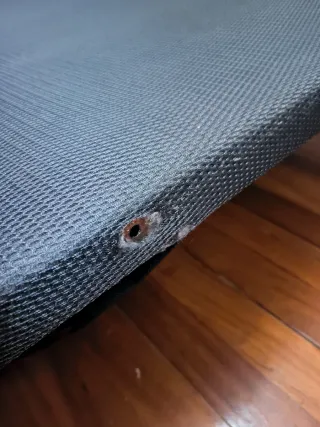 Colchón y base tapizada.