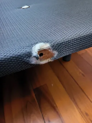 Colchón y base tapizada.