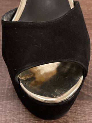 Tacones Gloria Ortiz Negro/Dorado Talla 40