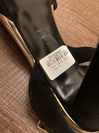 Tacones Gloria Ortiz Negro/Dorado Talla 40