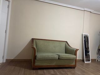 Sofá de 2 plazas en buen estado