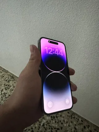 iPhone 14 Pro Morado Oscuro 256gb como nuevo