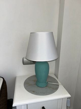 Lámpara de mesita de noche