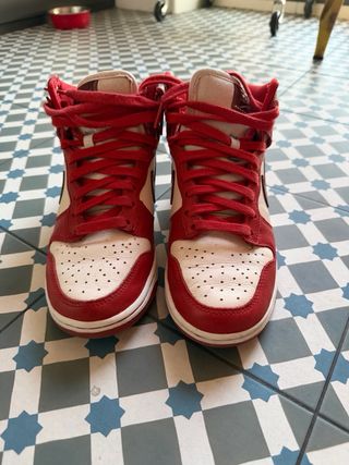 Zapatillas Nike Dunk High Rojas y Blancas