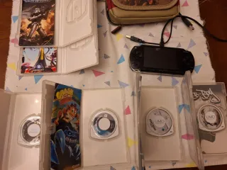 Pack PSP 1004 + Juegos + Funda