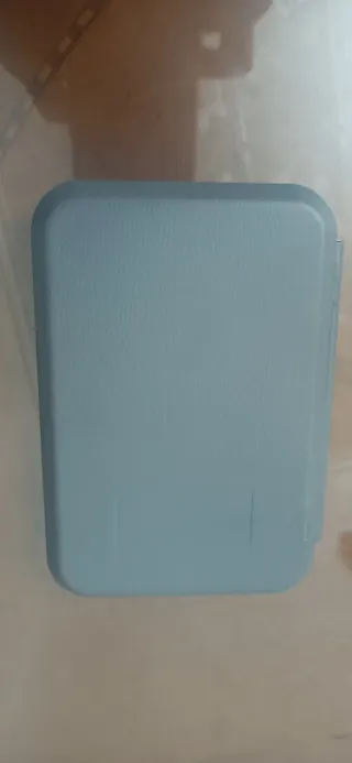 Lote de dos caja de pesca con accesorios.