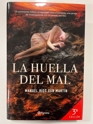 2 best seller: Reina Roja y La Huella del Mal