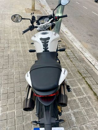 Moto Triumph Street Triple 675