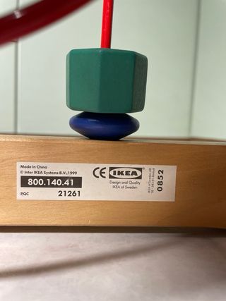 Gioco per bambini con formine in legno