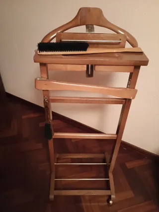 Galán de madera y metal