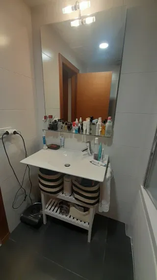 Lavabo Roca con espejo