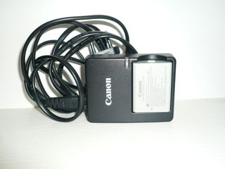 Canon EOS 1000D + Objetivo EF-S 18-55mm