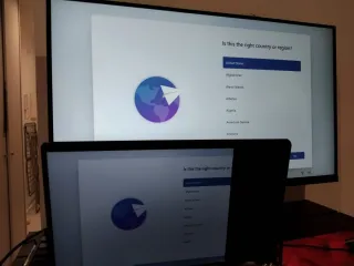 Portátil Negro Pantalla Rota (Funciona)
