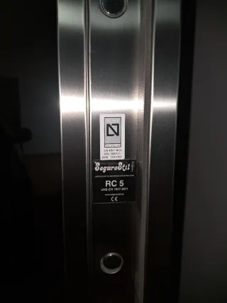 Puerta blindada grado 5