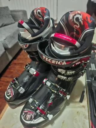 Equipo Esquí Atomic 170cm + Botas 43 + Bastones