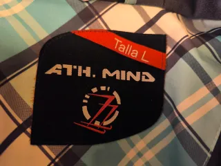 Cazadora mujer, talla L, marca Ath. Mind