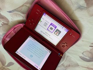 Nintendo DS 25 aniversario+ Cargador y Funda