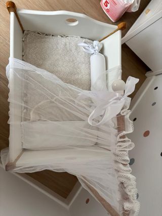 Moisés blanco con dosel