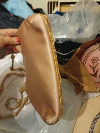 Bolso de fiesta beige y dorado