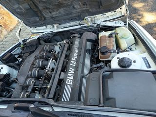 BMW Serie 5  E34 M5  1989