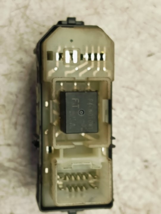 MANDO ELEVALUNAS DELANTERO DERECHO TOYOTA COROLLA